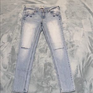 women’s lightwash hollister jeans